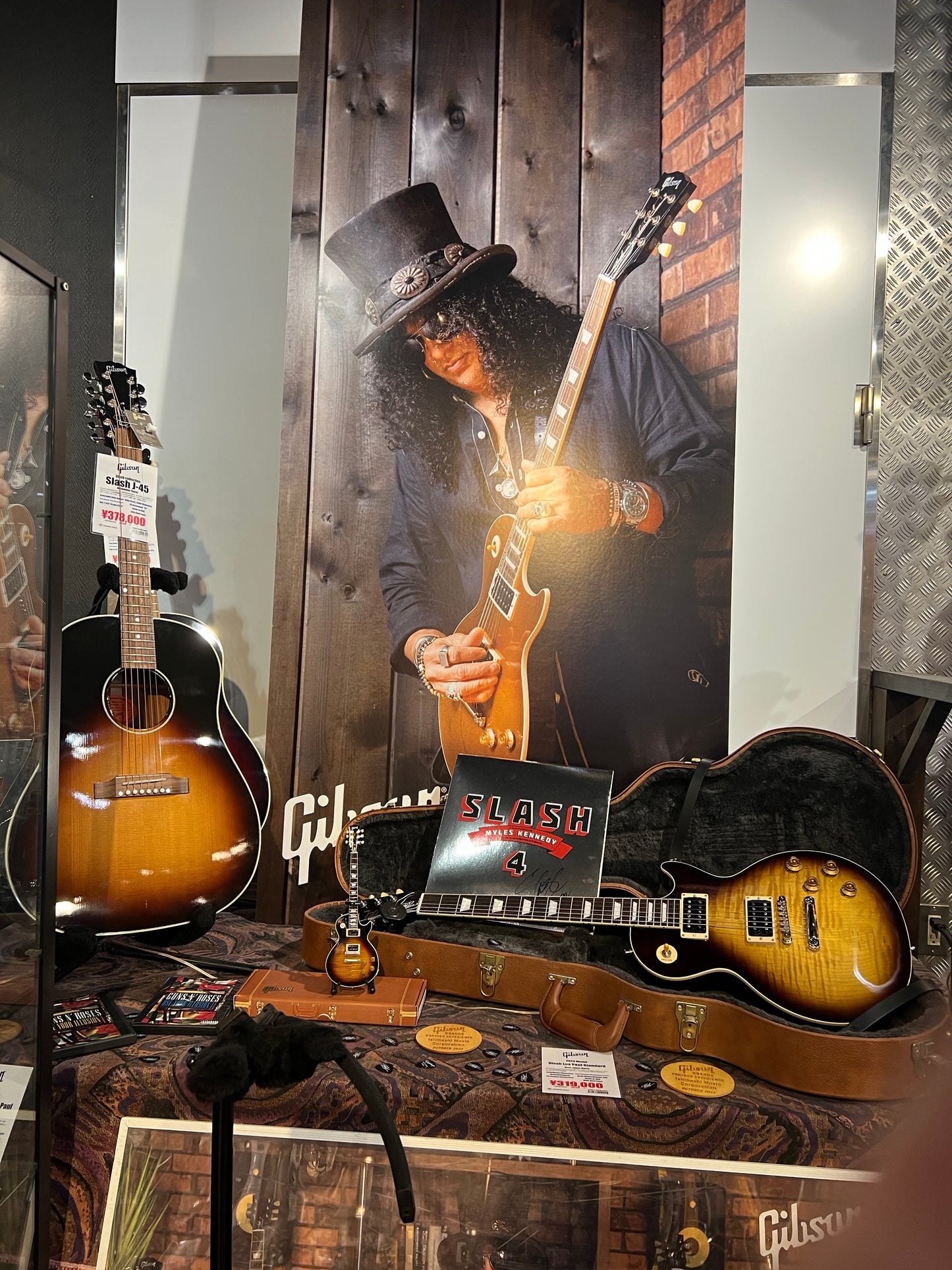 Slash Gibson Les Paul Standard November Burst 1:4 Scale Mini Guitar Model